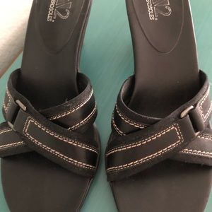 Cute Black leather slides! Size 8 1/2